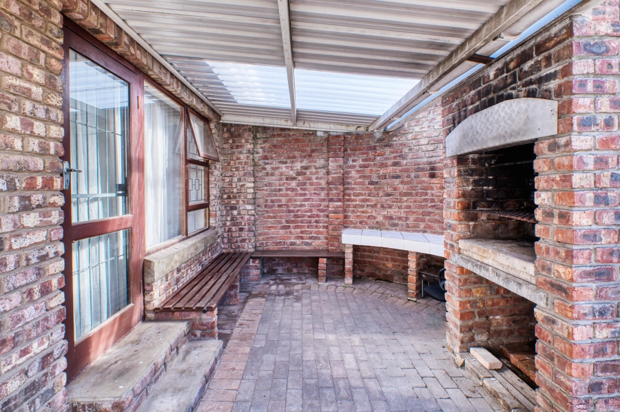 3 Bedroom Property for Sale in Sherwood Eastern Cape